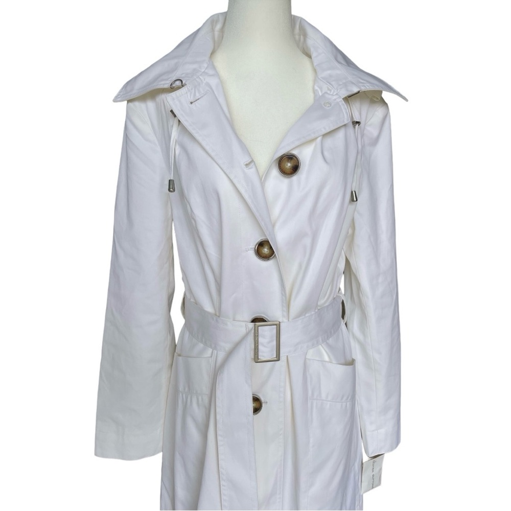 MICHAEL KORS LIGHTWEIGHT MAC / TRENCHCOAT. WHITE. SIZE M.
